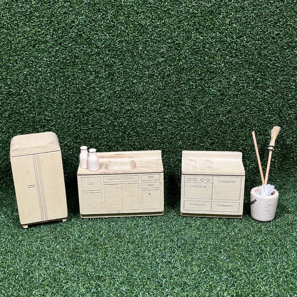 Vintage Strombecker Wooden Dollhouse Kitchen Refrigerator Sink Cleaning Set
